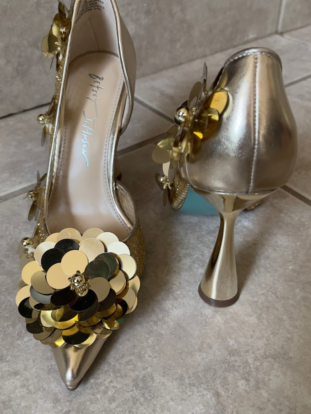 Betsey Johnson Metallic Gold Floral Sequin Pointed Pumps